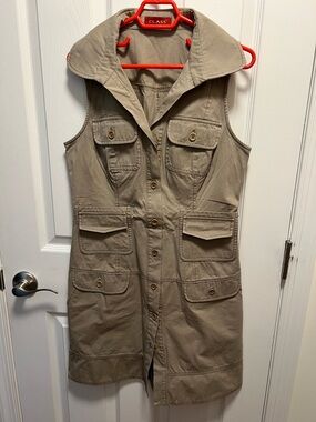 Class Club Sleeveless Utility Dress in Khaki